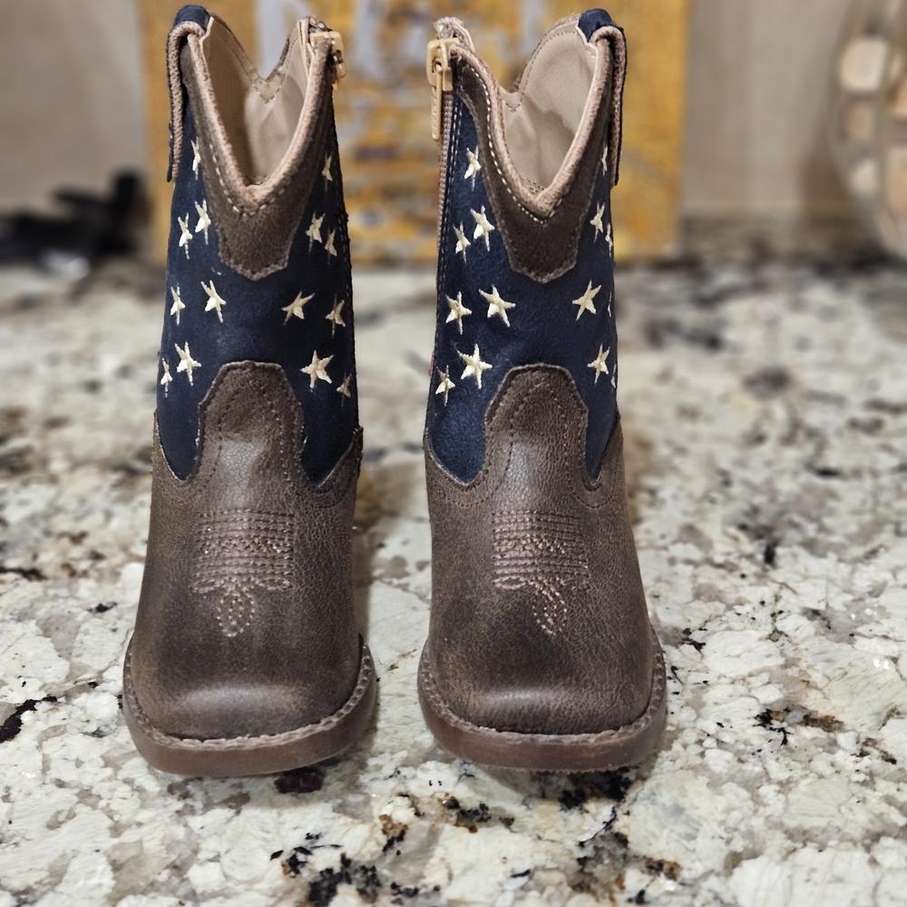 Roper Brown Cowboy Boots with Flag Accents - Picture 3 of 6